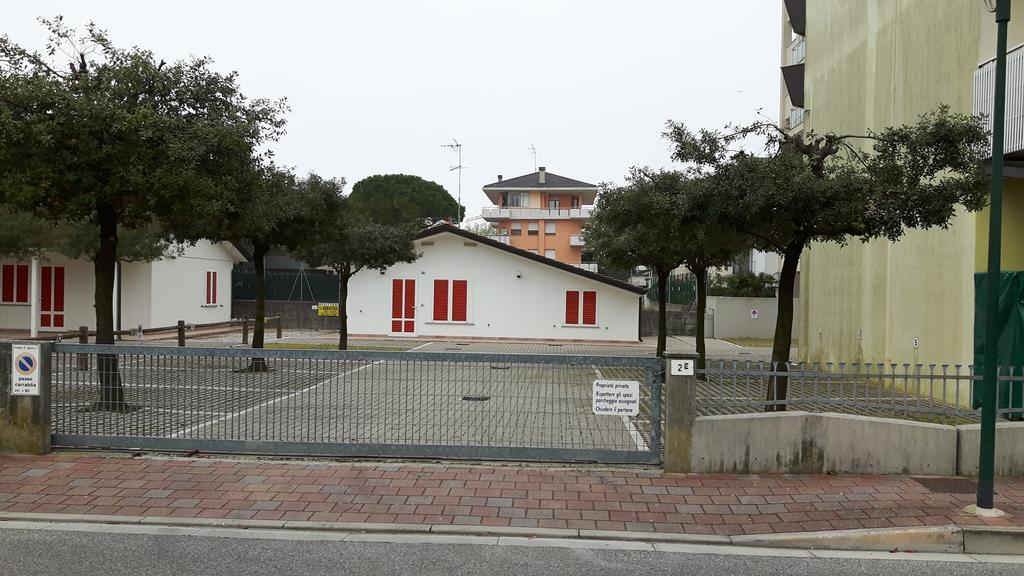 Arnica Apartment Lignano Sabbiadoro Extérieur photo